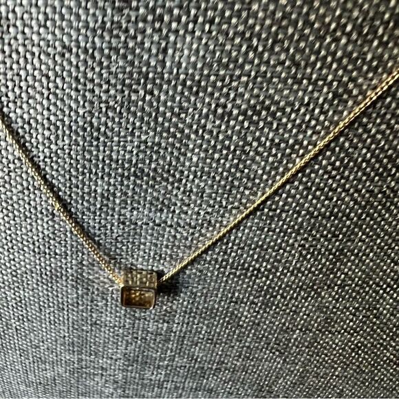 Geometric square charm minimalist metallic gold tone necklace - Picture 3 of 4